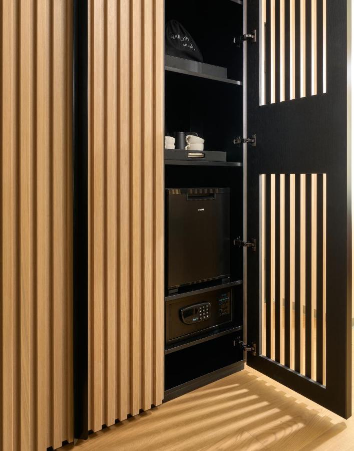 Hotel Ambasador スプリト エクステリア 写真 A safe in a hotel room