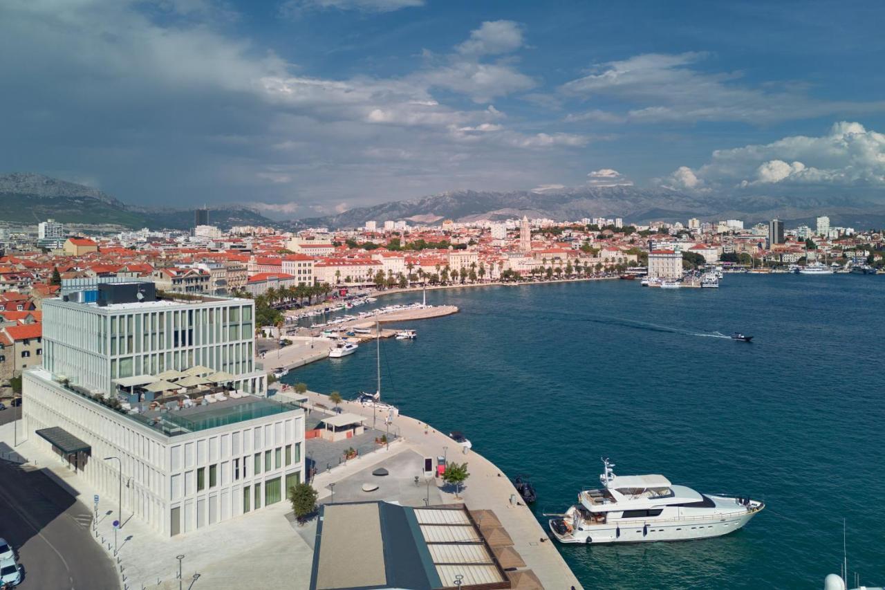 Hotel Ambasador スプリト エクステリア 写真 View of the port of Split