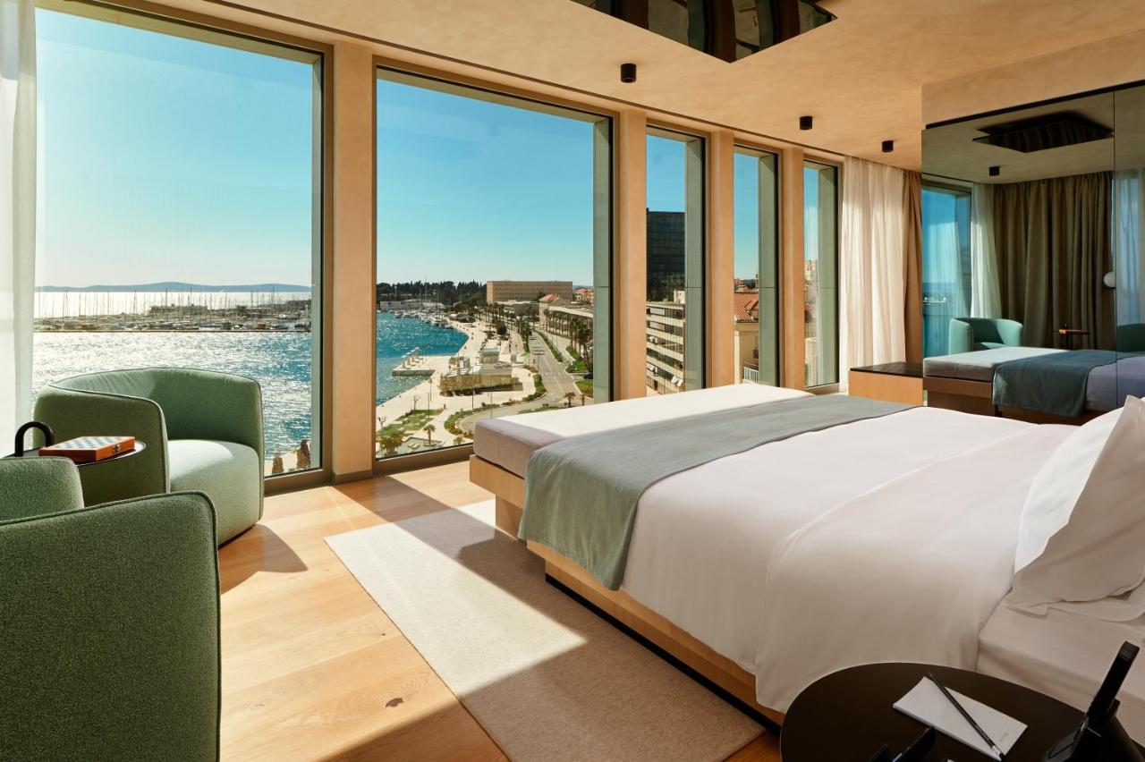 Hotel Ambasador スプリト エクステリア 写真 A room at the Mandarin Oriental, Munich
