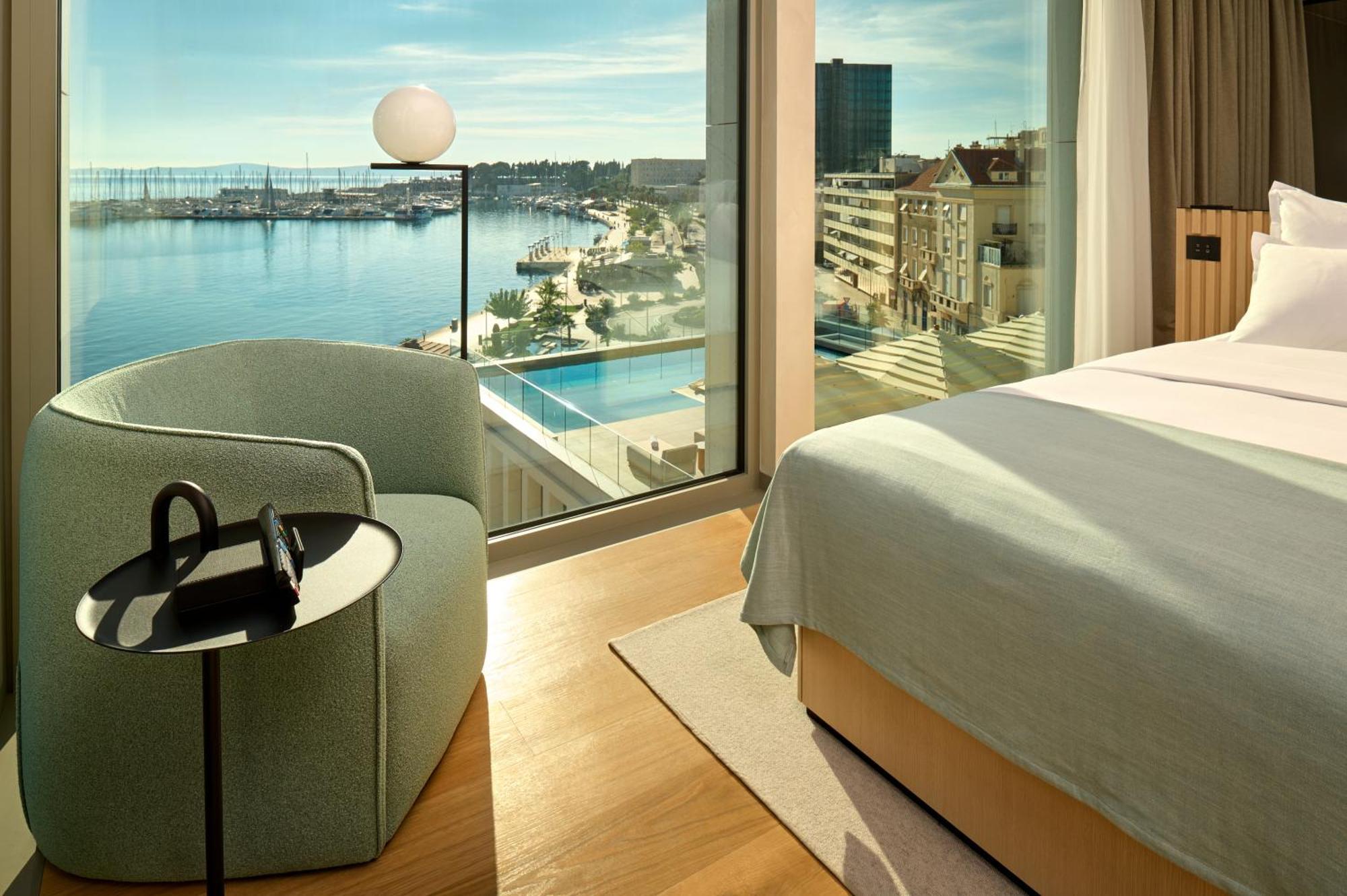 Hotel Ambasador スプリト エクステリア 写真 A room at the Westin Palace, Madrid