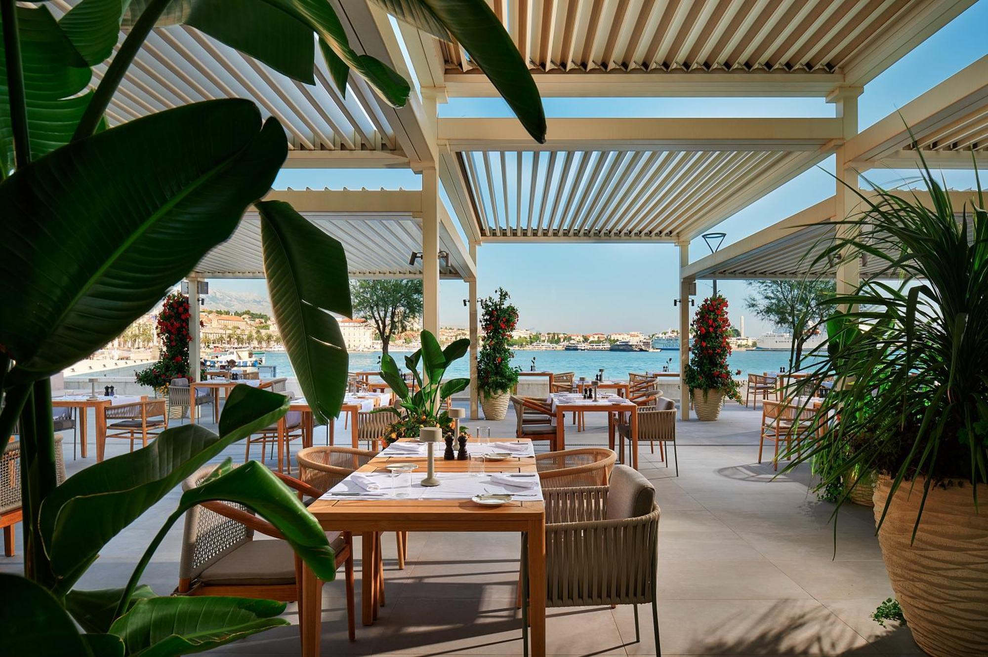 Hotel Ambasador スプリト エクステリア 写真 The Beach Club
