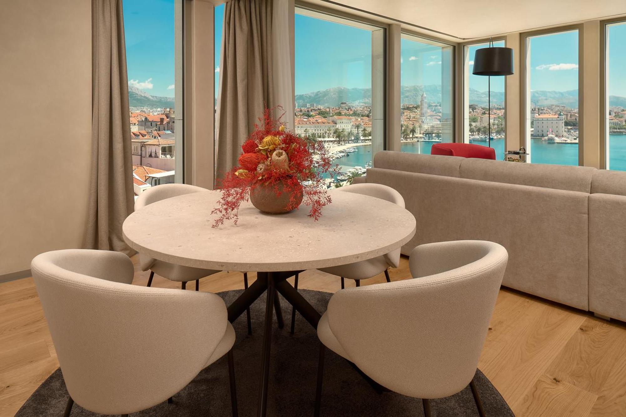 Hotel Ambasador スプリト エクステリア 写真 Virtual staging of a dining room
